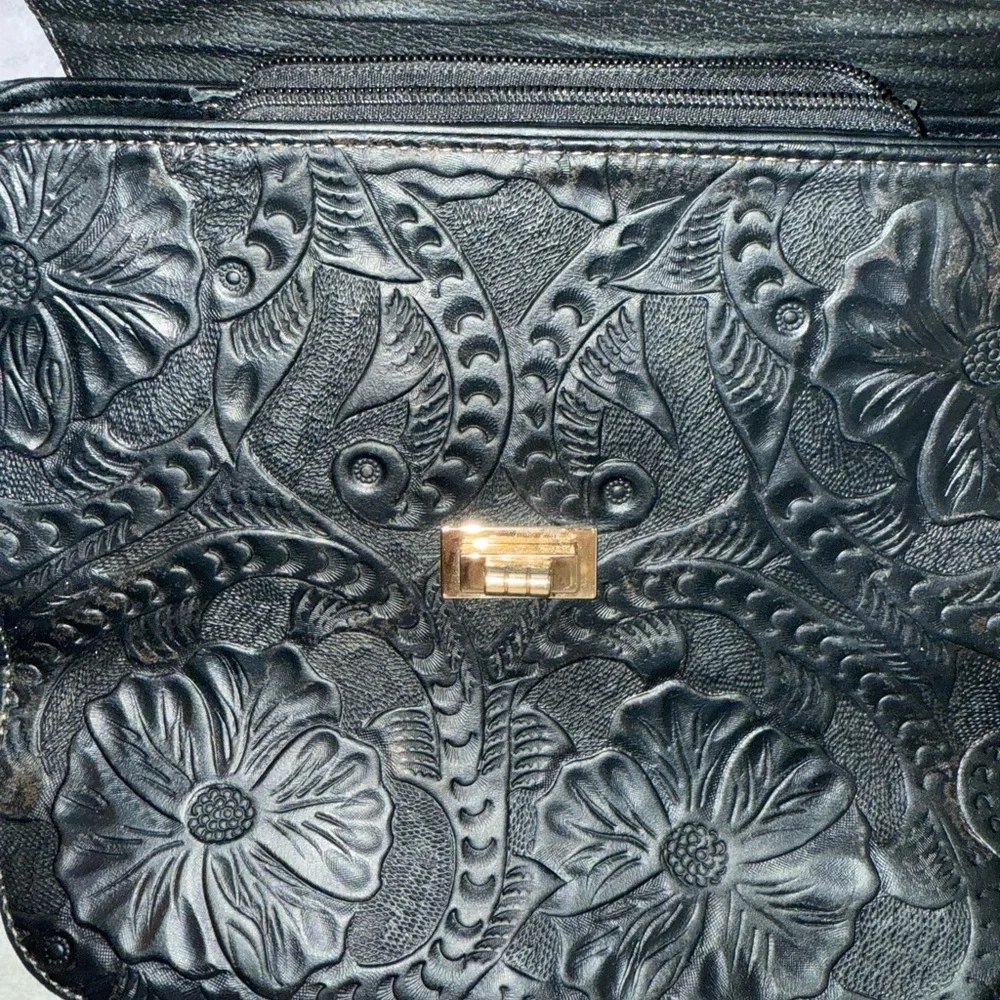 Via Latina Artisanal Leather Black Purse